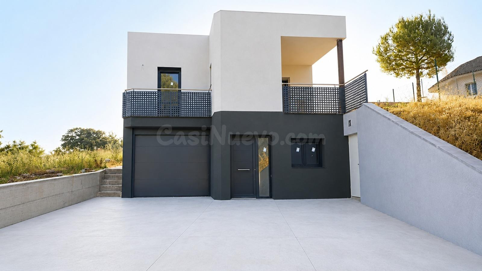 Casa sostenible de nueva construcción en una urbanización familiar y tranquila