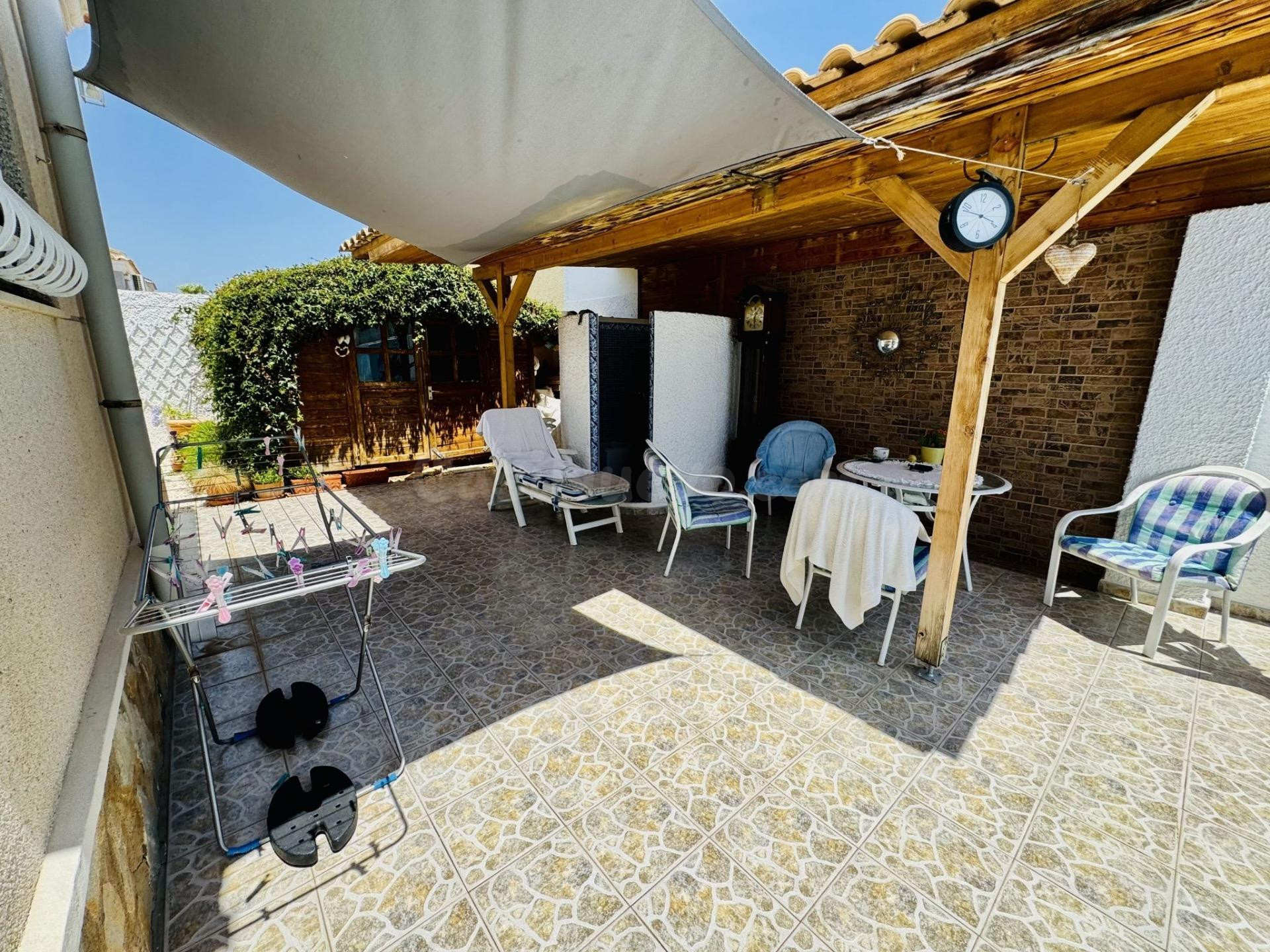 Chalet independiente con piscina privada y gran parcela en San Luis, Torrevieja