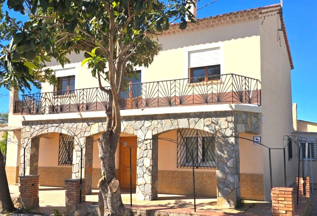 Casa de campo, con nave, en el Campillo, Lorca