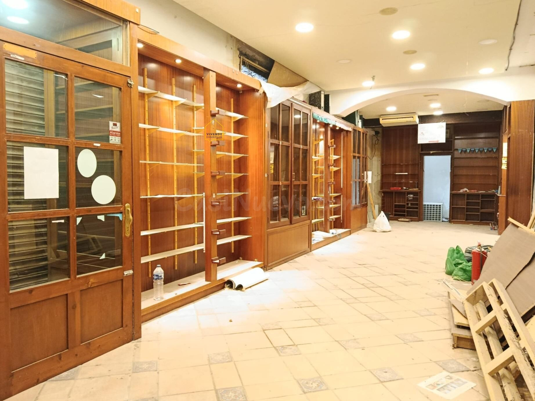 Bajo comercial, en plena Corredera, Lorca