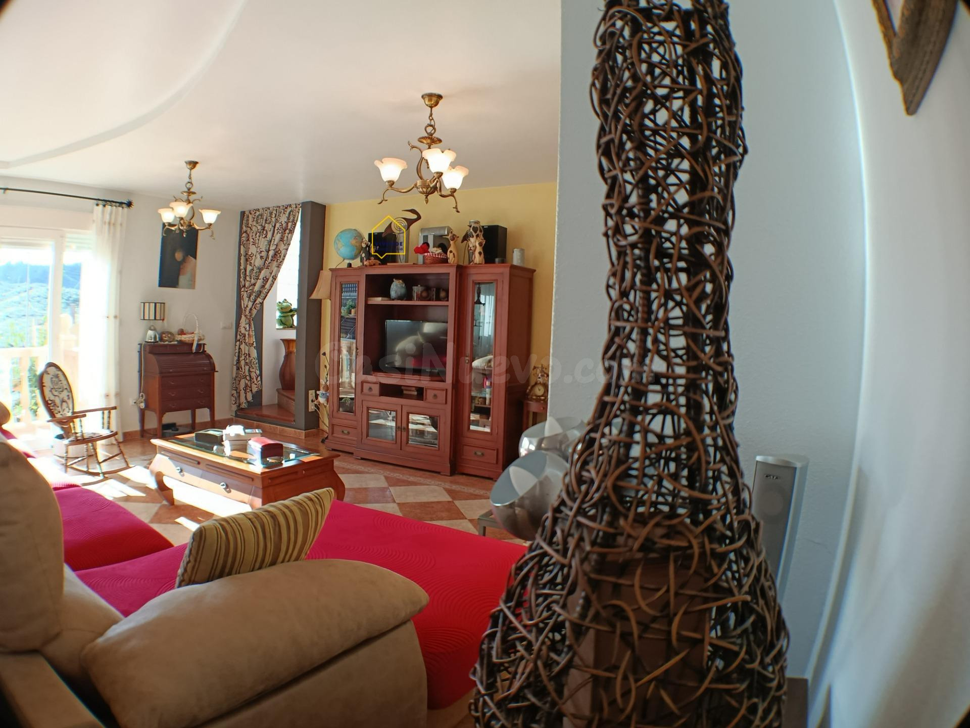 Chalet moderno, con terreno y 4 dormitorios en Águilas