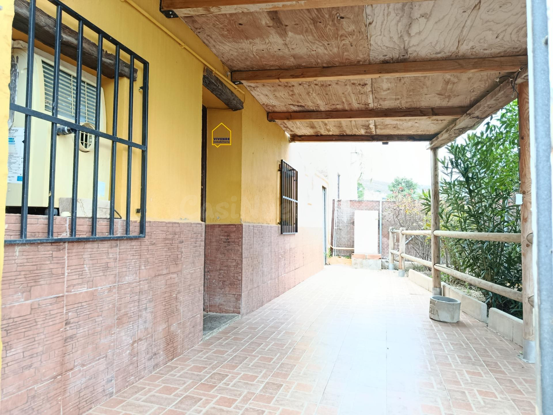 Casa de campo, con piscina privada y bungalow independiente en Purias