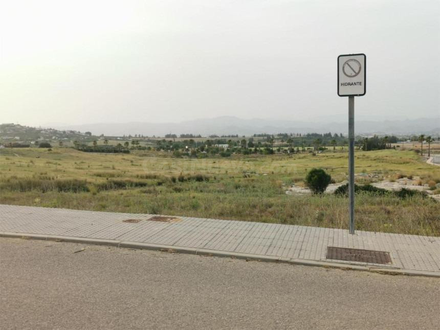 Terreno Urbano en Capellanía – Oportunidad Única con Proyecto y Licencia Listos en Alhaurín de la Torre