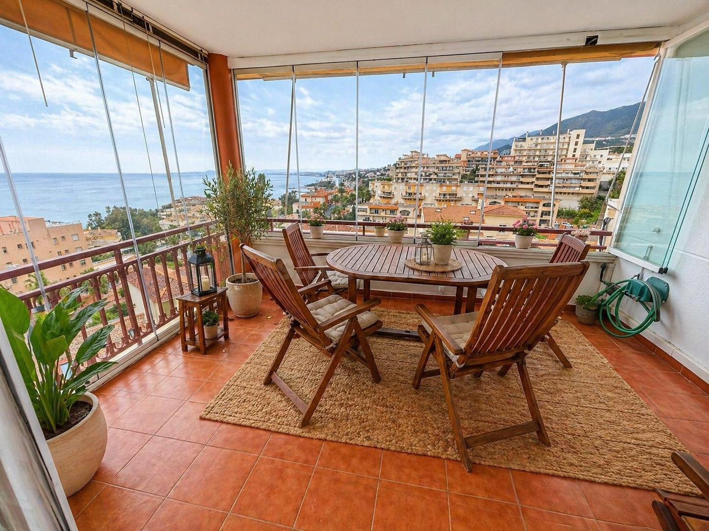 ESPECTACULAR PISO CON VISTAS AL MAR EN TORREQUEBRADA