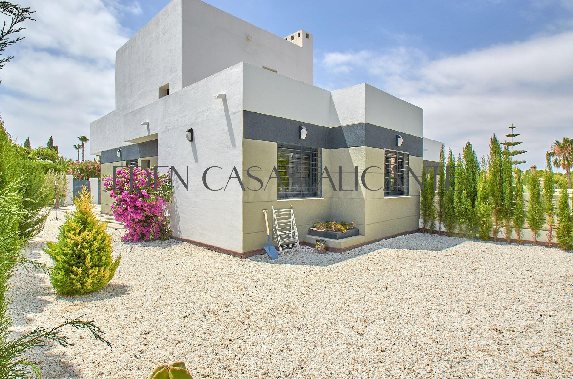 REF: 01506 Casa adosada moderna en Busot