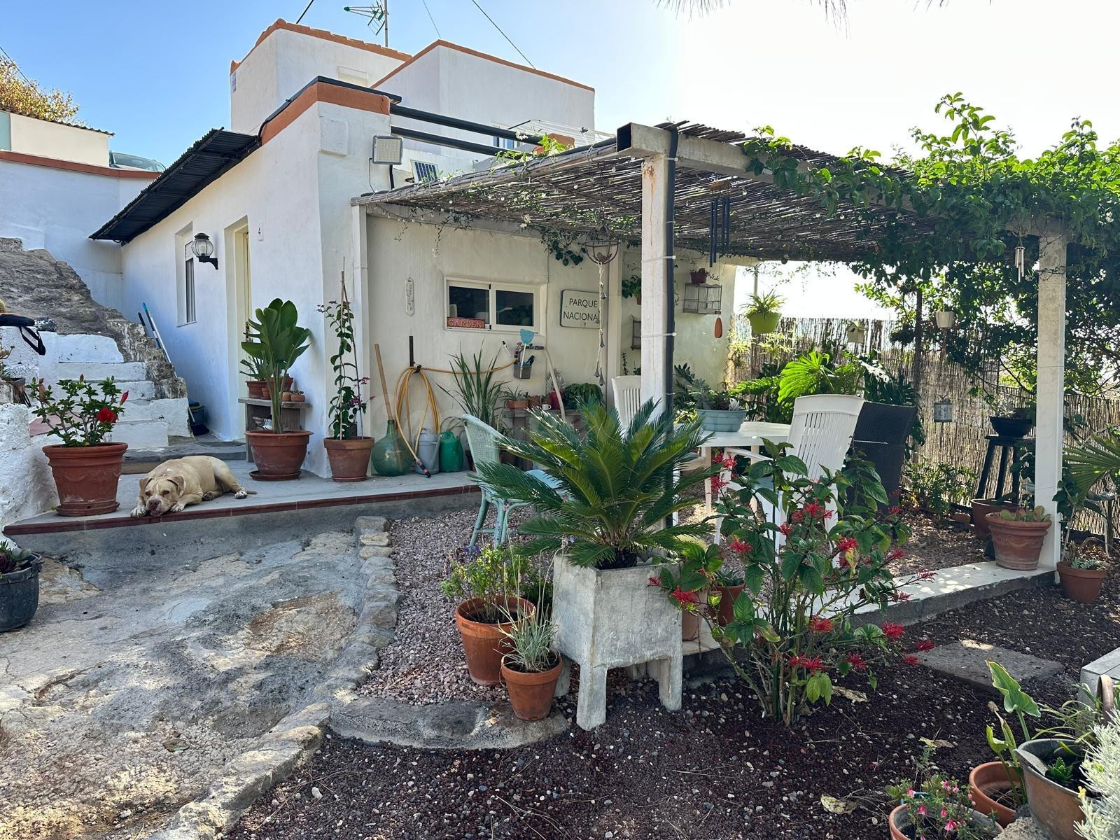Casa con terreno en Arico