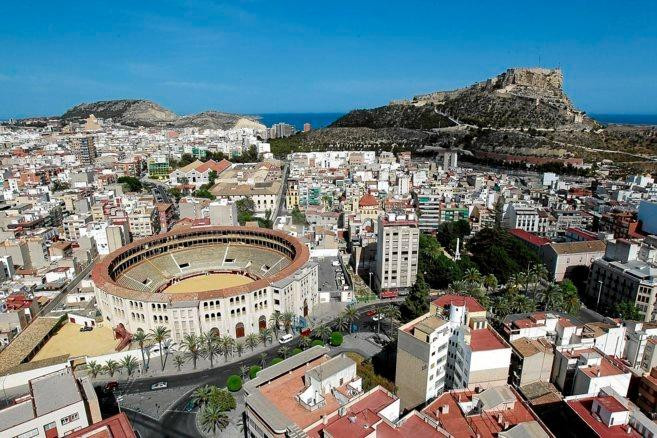 OPORTUNIDAD DE INVERSIÓN EN ALICANTE | EDIFICIO REHABILITADO CON GRAN POTENCIAL DE RENTABILIDAD