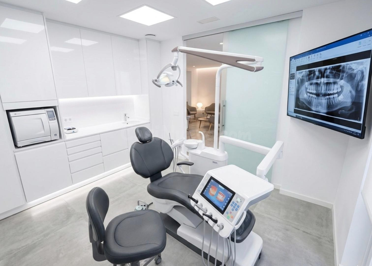 Oportunidad de negocio/ clinica dental con licencias sanitarias y panorámico