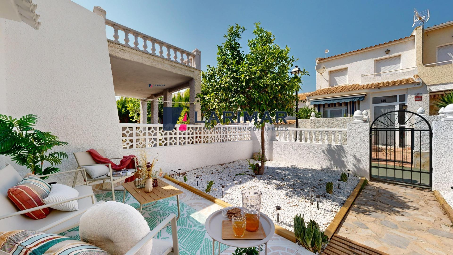 ✨ Adosado recién reformado con 2 dormitorios y 2 baños en La Florida, Orihuela Costa: listo para entrar a vivir
