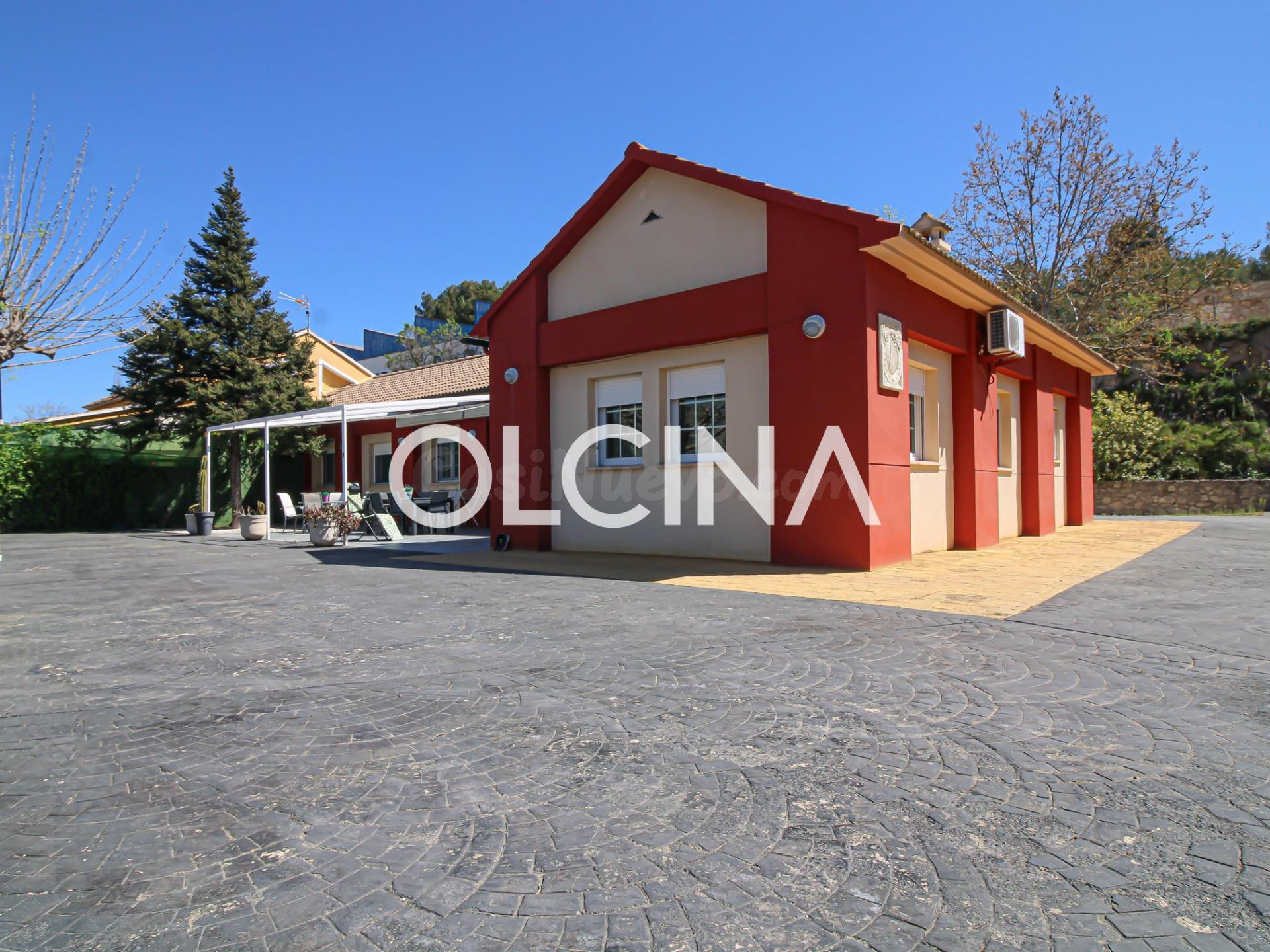 Villa 4 habitaciones 205m² en alquiler - Centro - Zona Alta