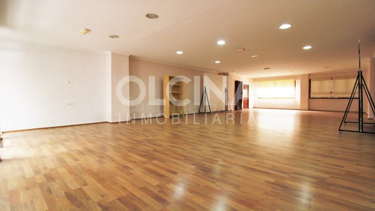 Interesante local en alquiler en zona del Mercat Central por sólo 450€/mes