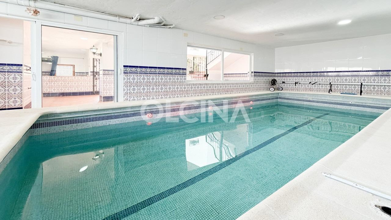Espléndida Casa de Lujo en Campo de Mirra con Piscina y Terraza Privada