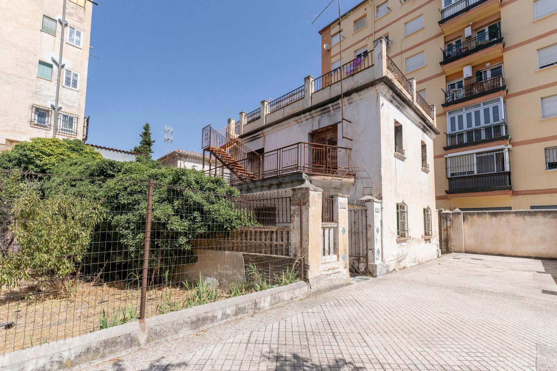 !!ESPECTACULAR PARCELA CON VIVIENDA JUNTO LA HÍPICA!!