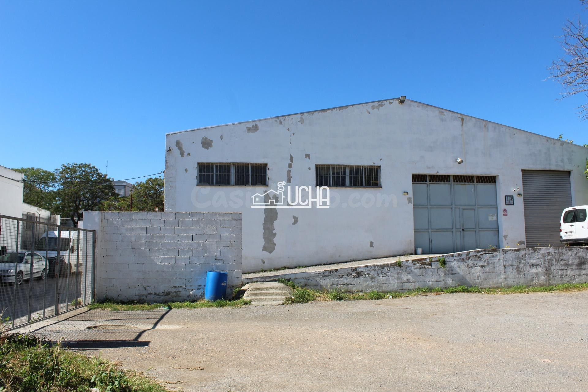 Nave industrial 800m² en alquiler - Centro