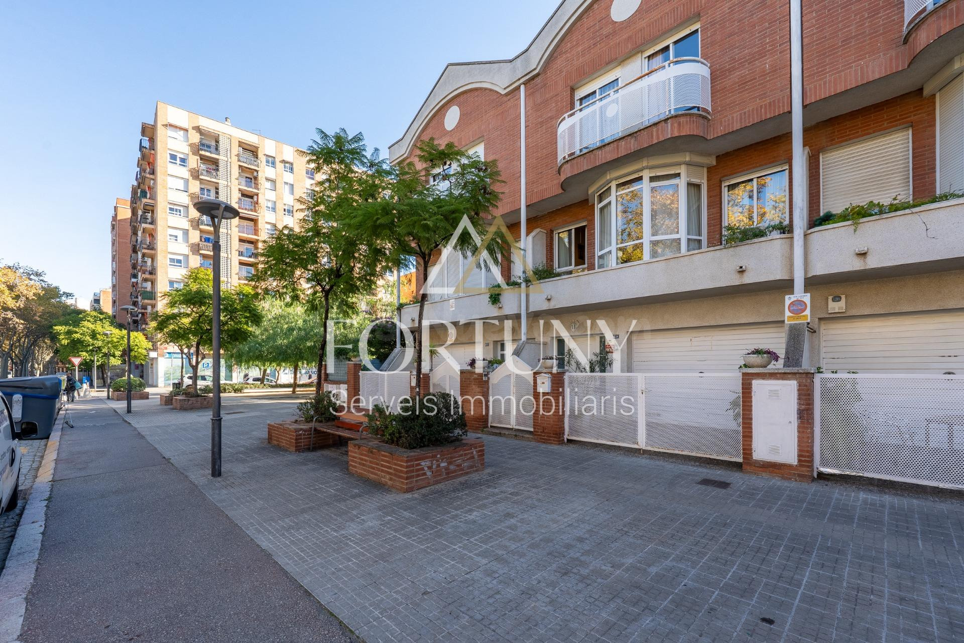 Casa adosada en venta Passeig Misericòrdia, Reus.