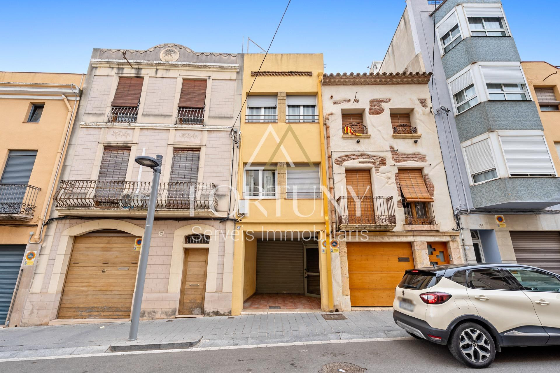 Casa Adosada en venta Calle Raval, La Canonja.
