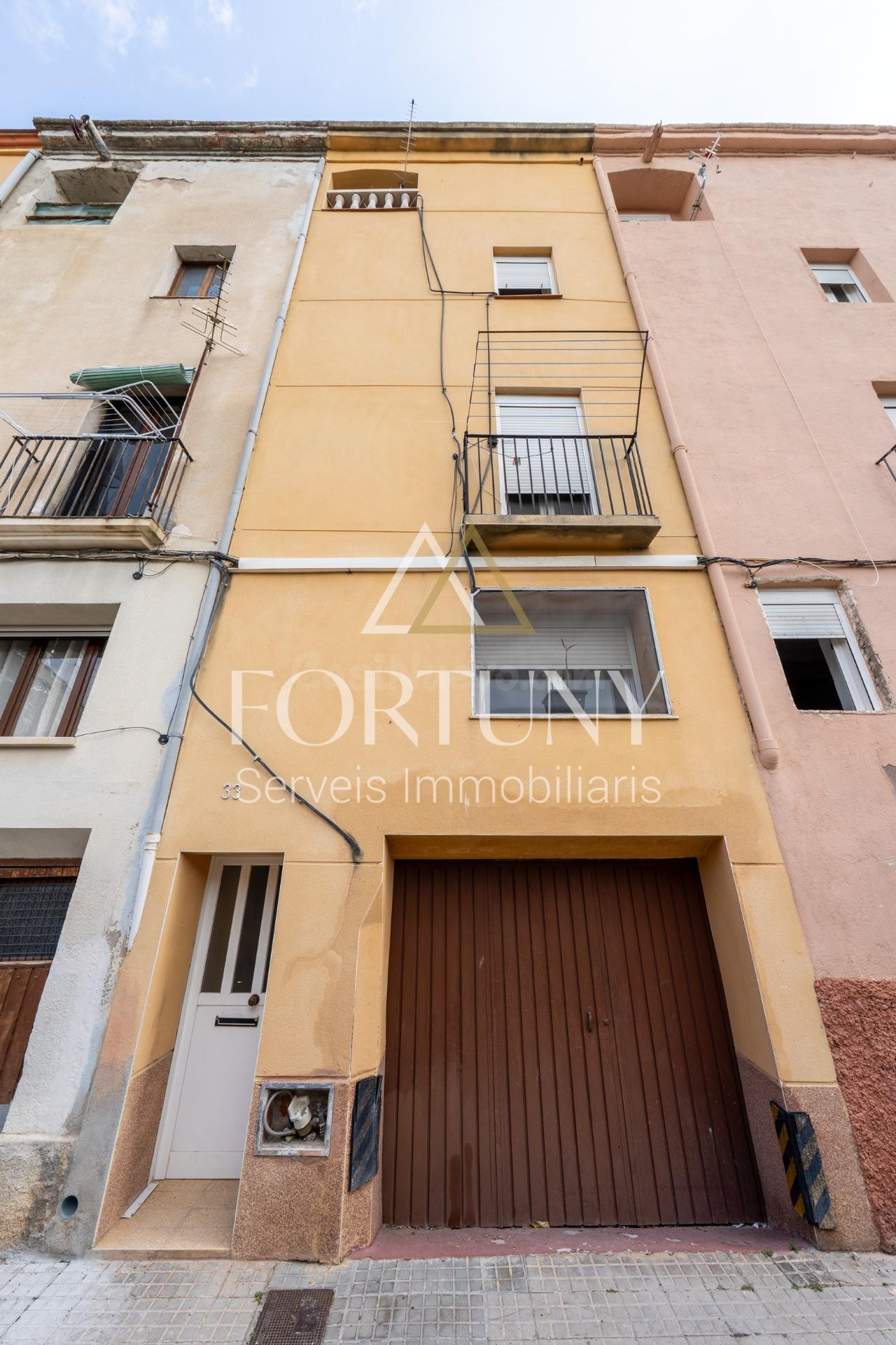 Casa adosada en venta Calle Montserrat, Valls.