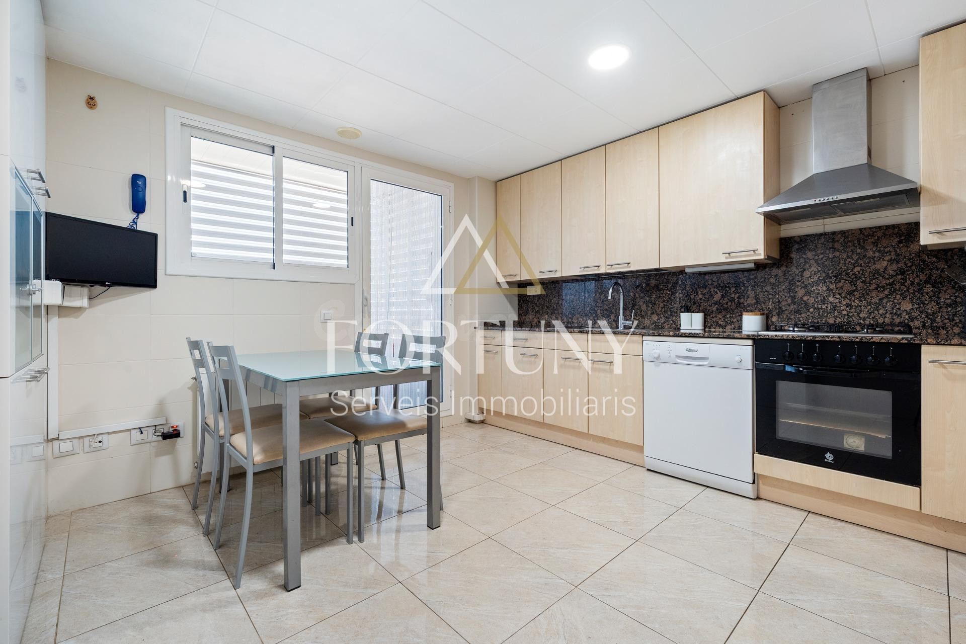 Piso en venta en calle Manuel Hugue, Reus. - foto 3