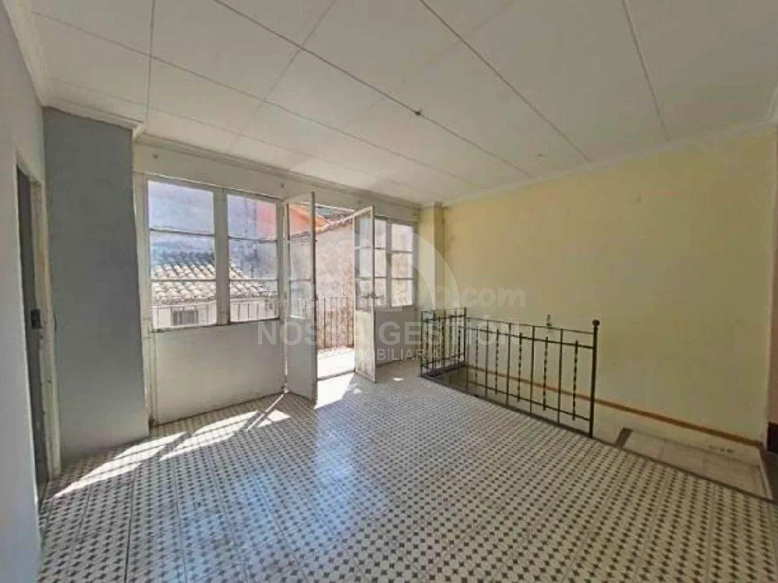 Interesante Oportunidad Inmobiliaria!!! -Espaciosa Casa en V - foto 3