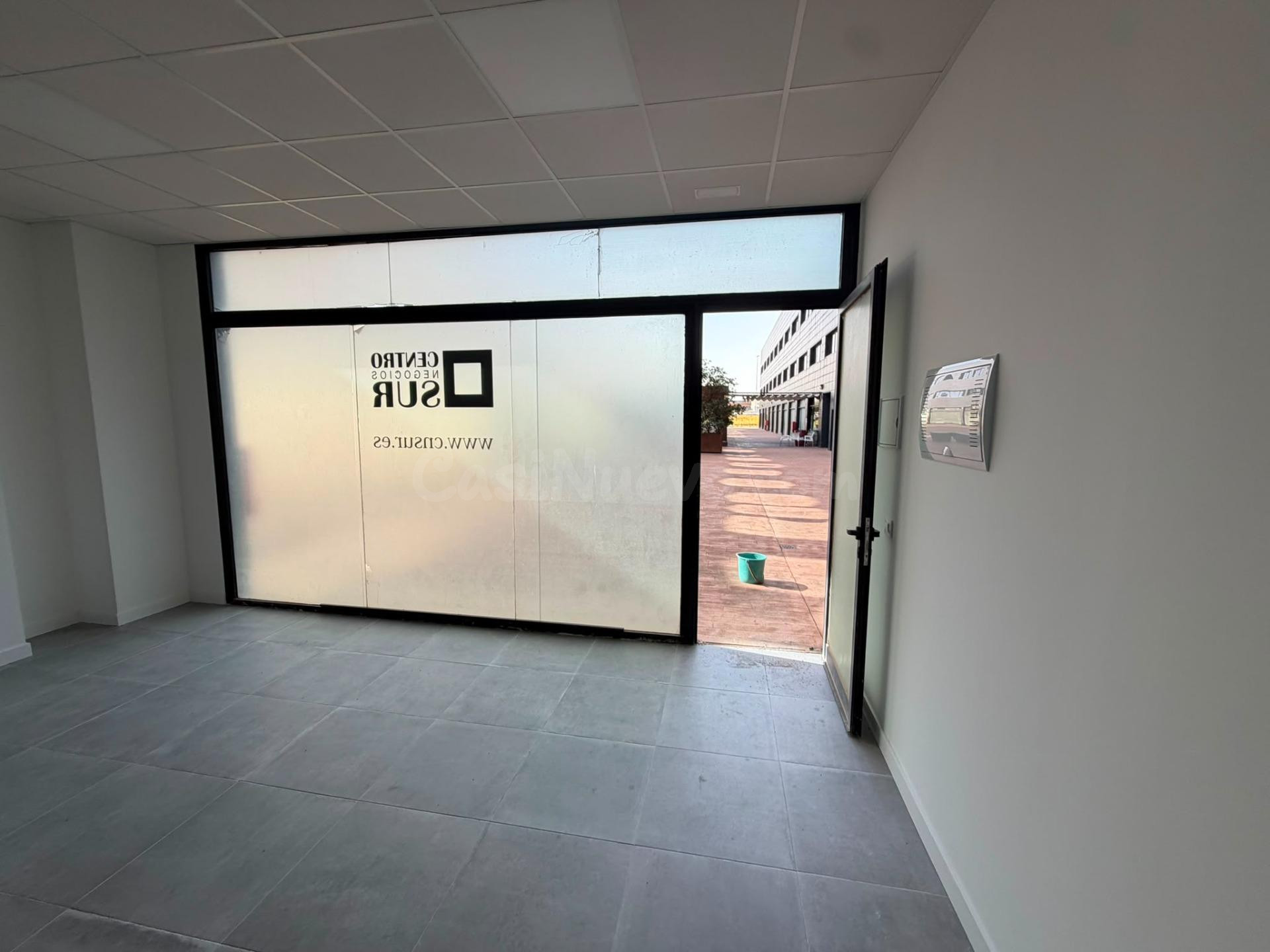 Local comercial  de Lujo en Alquiler en el Centro de Negocios SUR – Beniparrell