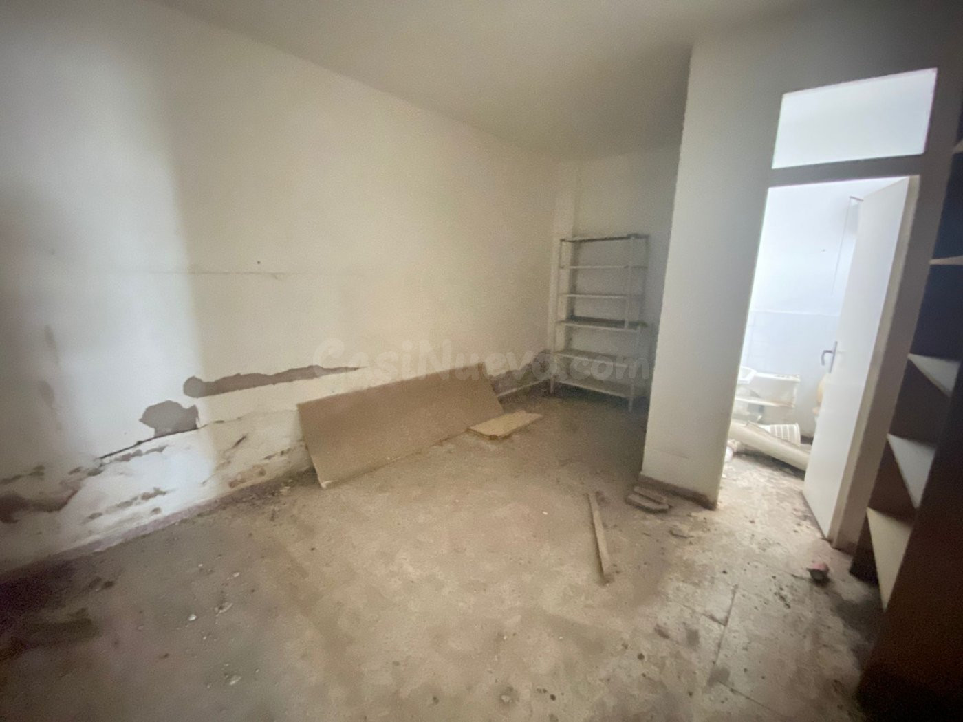 Nave industrial 719m² en venta - LORA DEL RÍO
