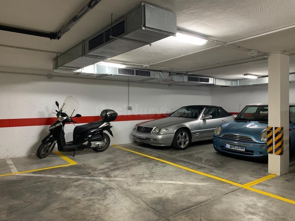 Garaje de moto en Sevilla