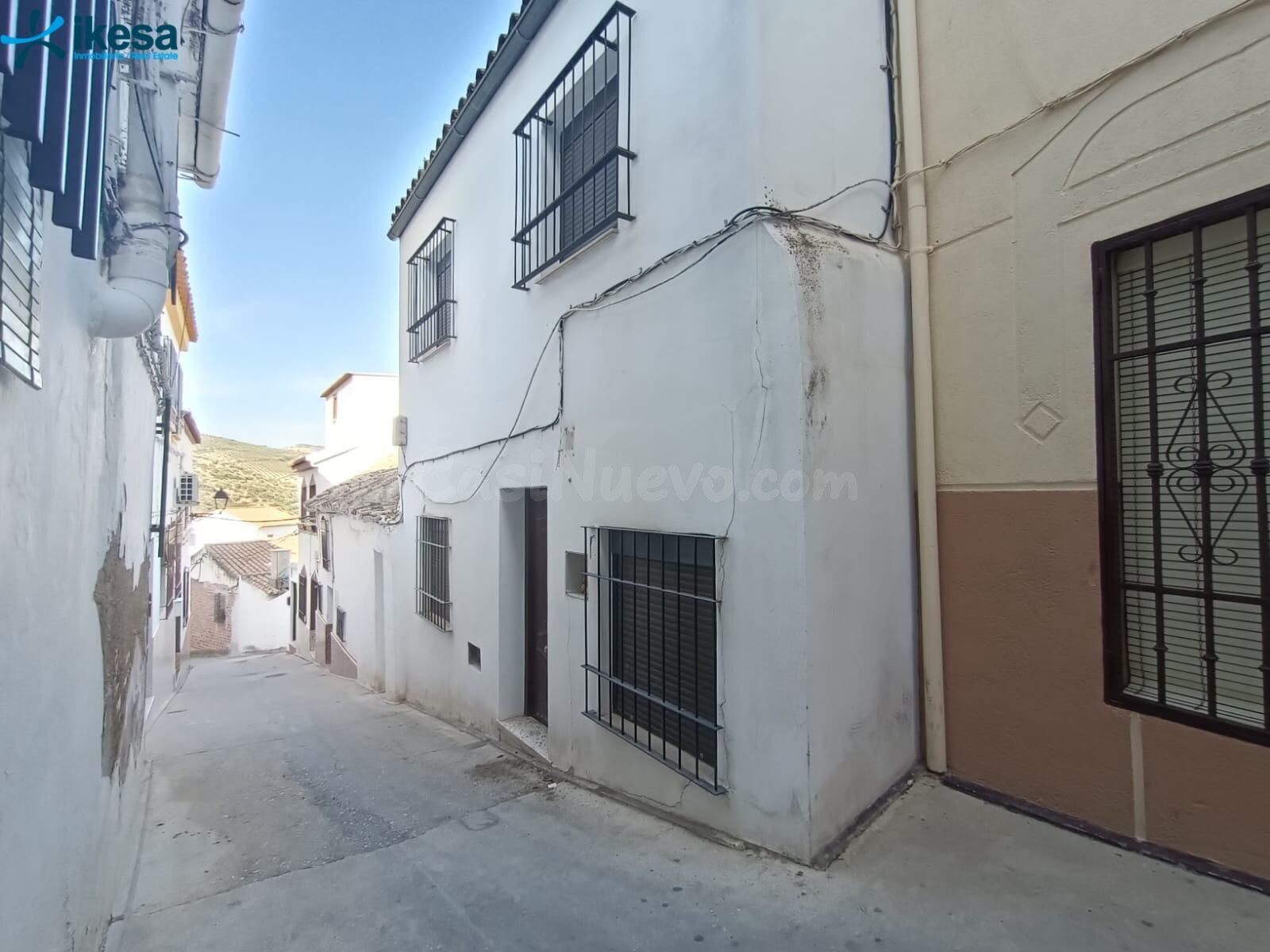 Casa en Baena (Córdoba) próxima a la Iglesia San Francisco. Con sótano