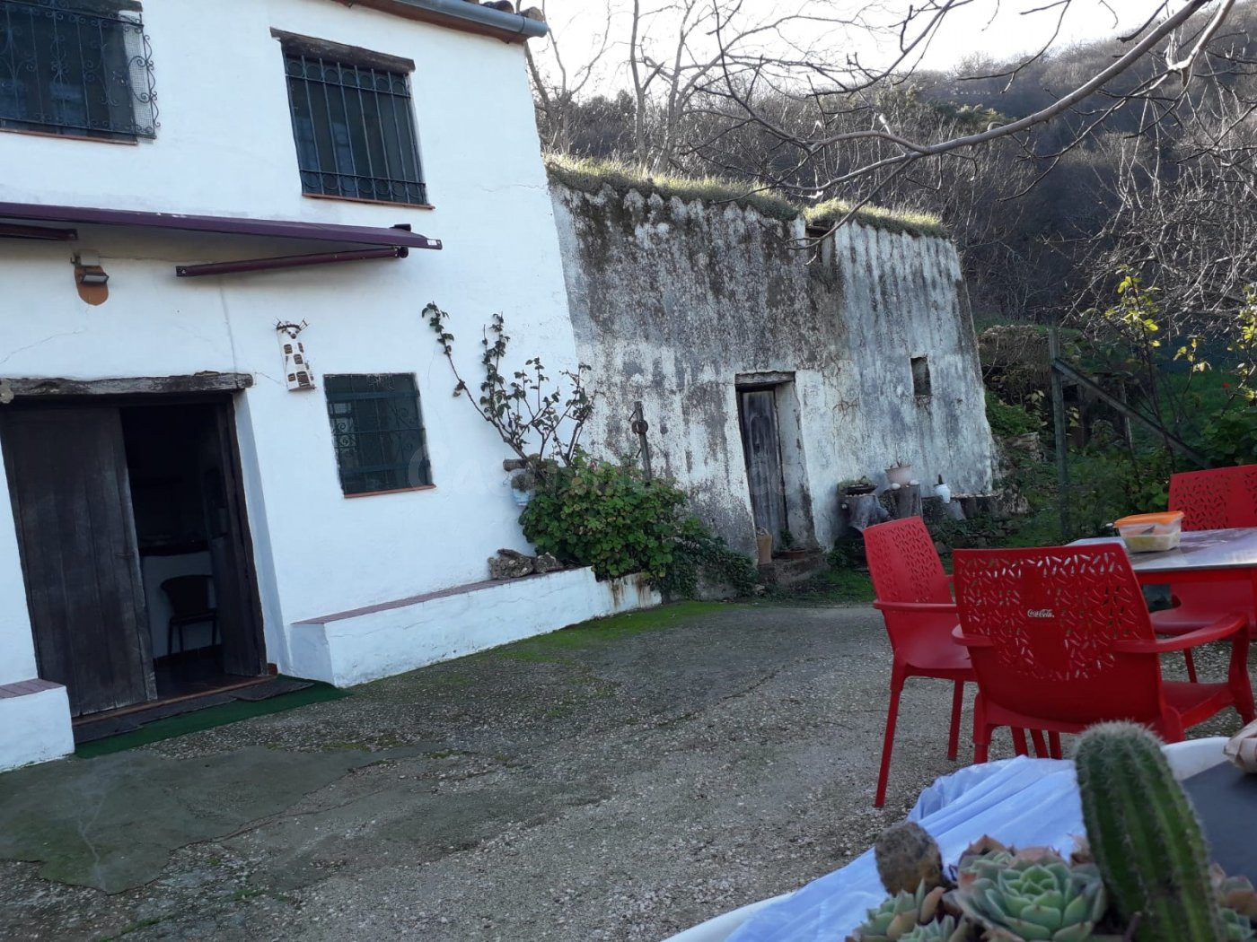 "Maravillosa finca rústica en Jubrique con placas solares y WiFi"