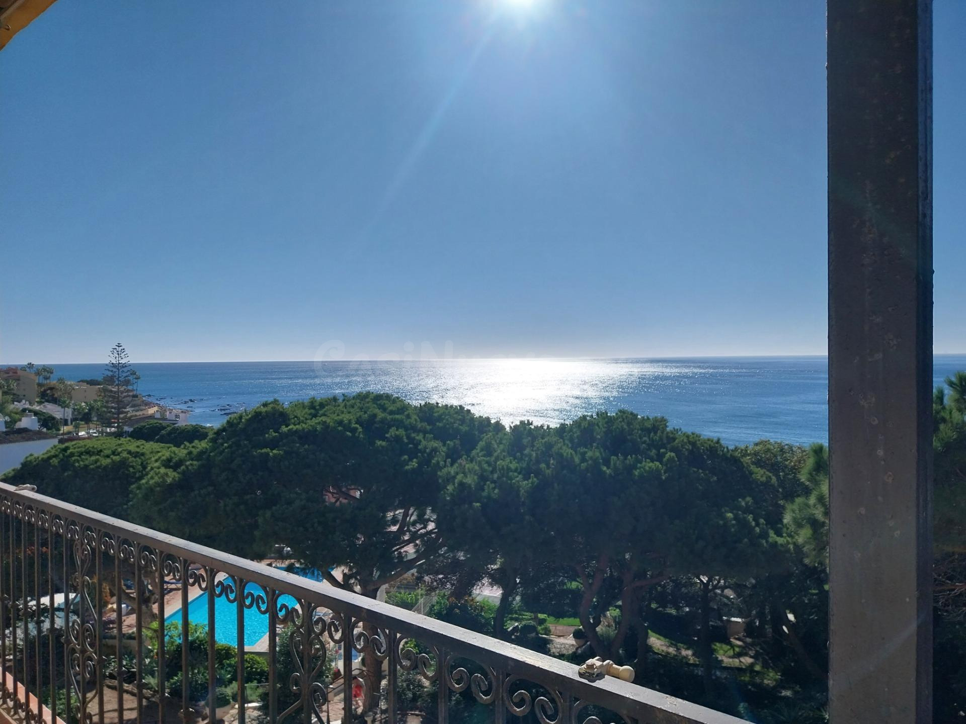 Apartamento en primera linea de playa en Calahonda alquiler minimo 2 meses máximo 8 meses.