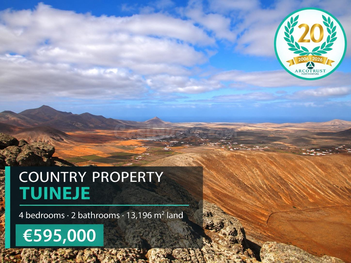 Propiedad rural con amplio terreno, gran terraza y garaje adicional – Tuineje