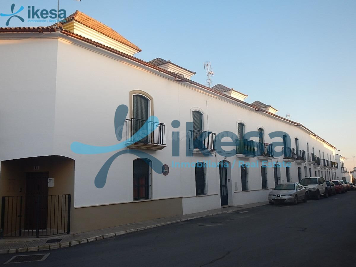 Venta de vivienda en Hinojos, Huelva.
