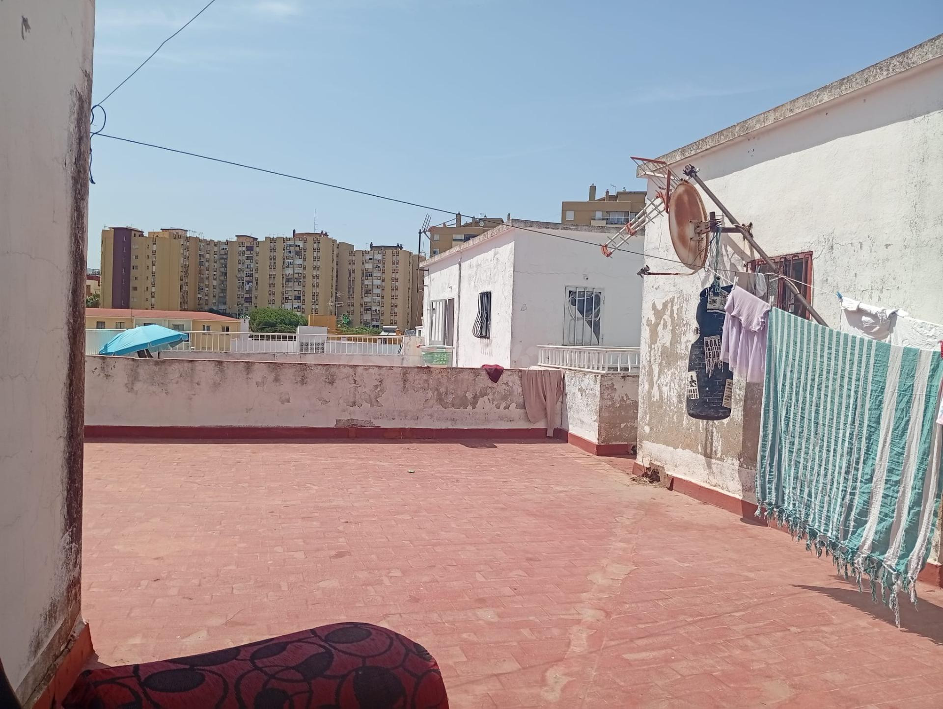 Casa en venta en Algeciras – Amplia vivienda ideal para familias o inversión