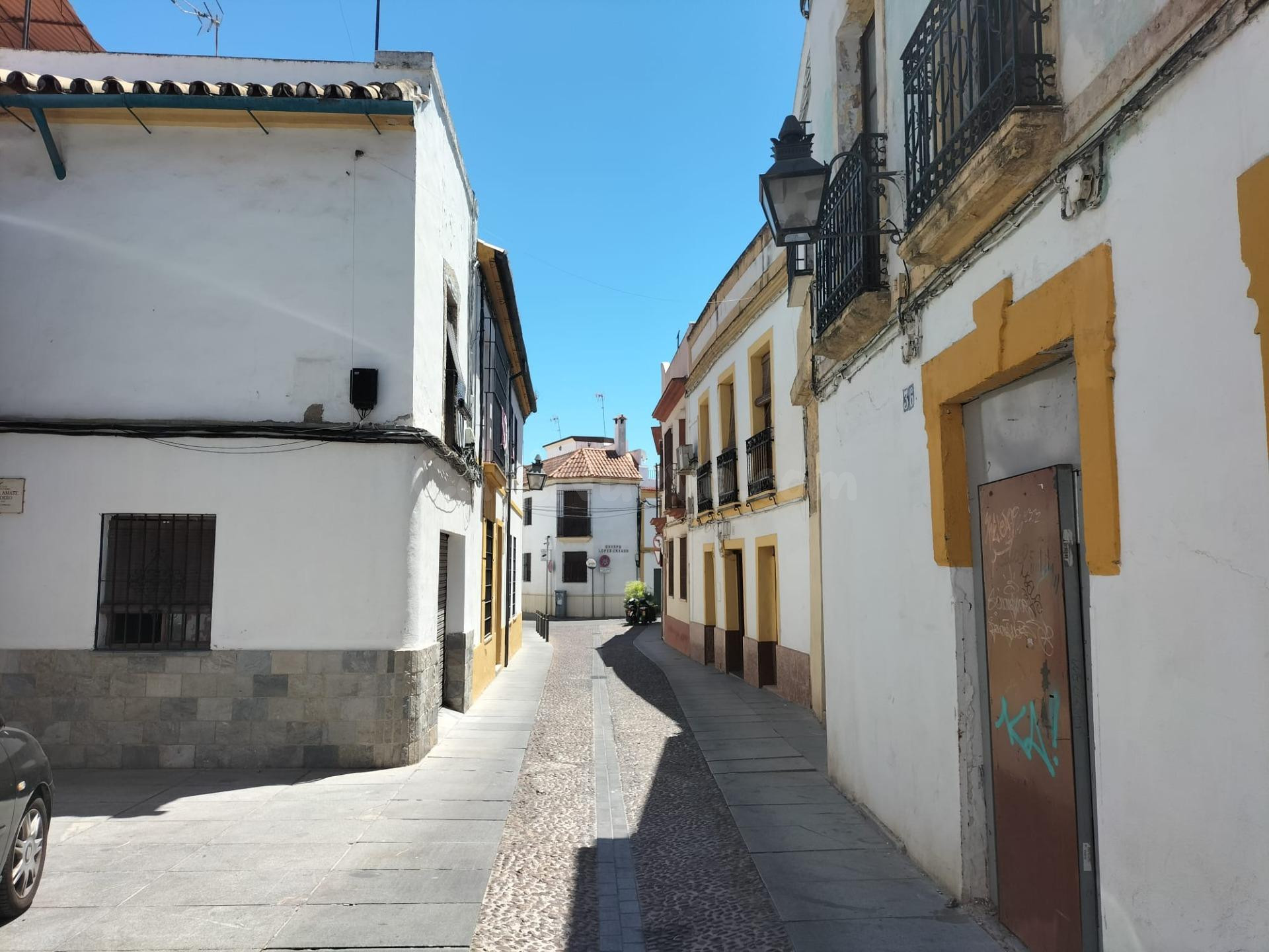 Edificio con 21 casas, 3 oficinas y 2 locales en el centro de Córdoba