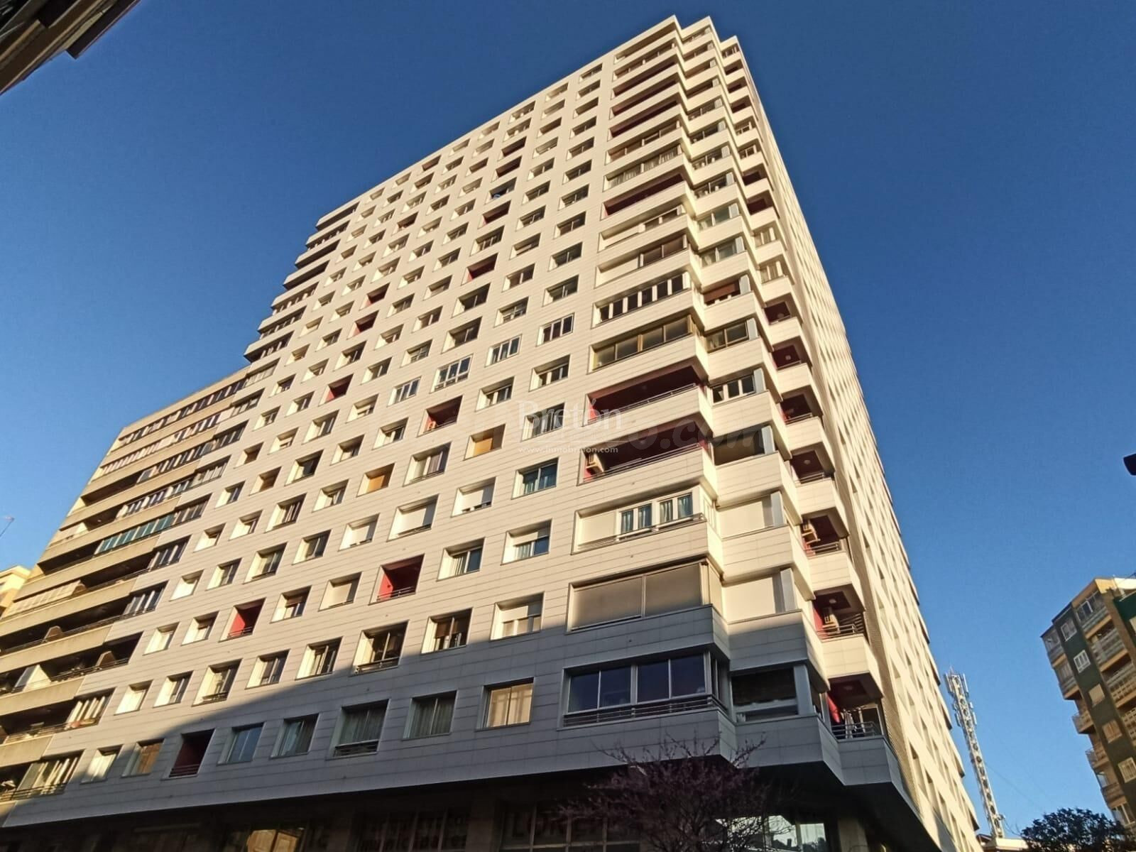 Interesante piso para estudiantes Sector Universidad.