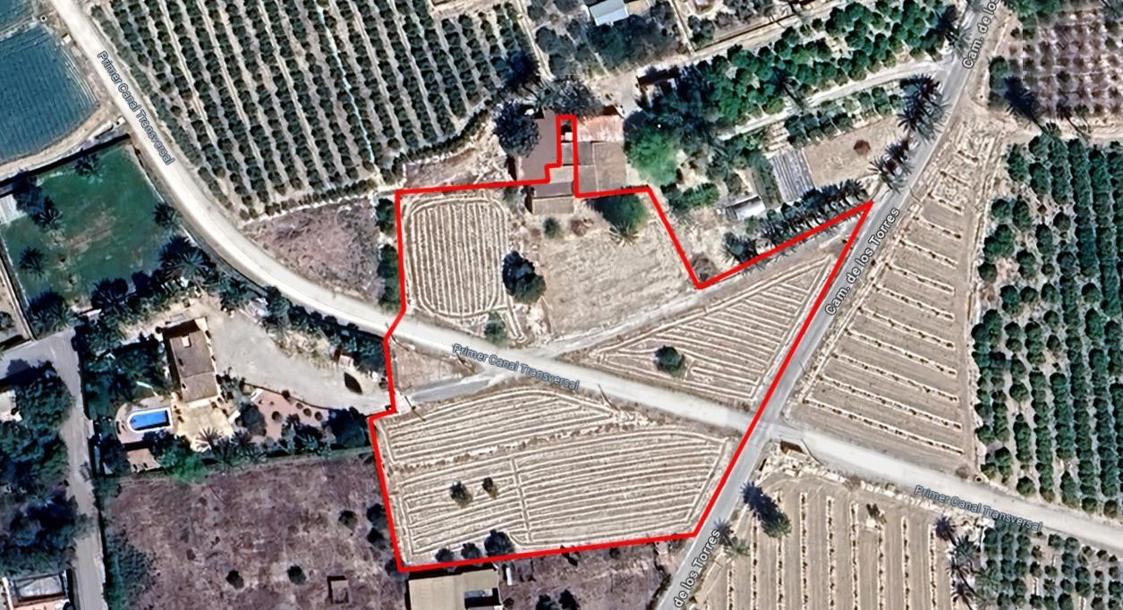 CASA DE CAMPO CON TERRENO PARA REFORMAR A TU GUSTO EN ALGODA-MATOLA.