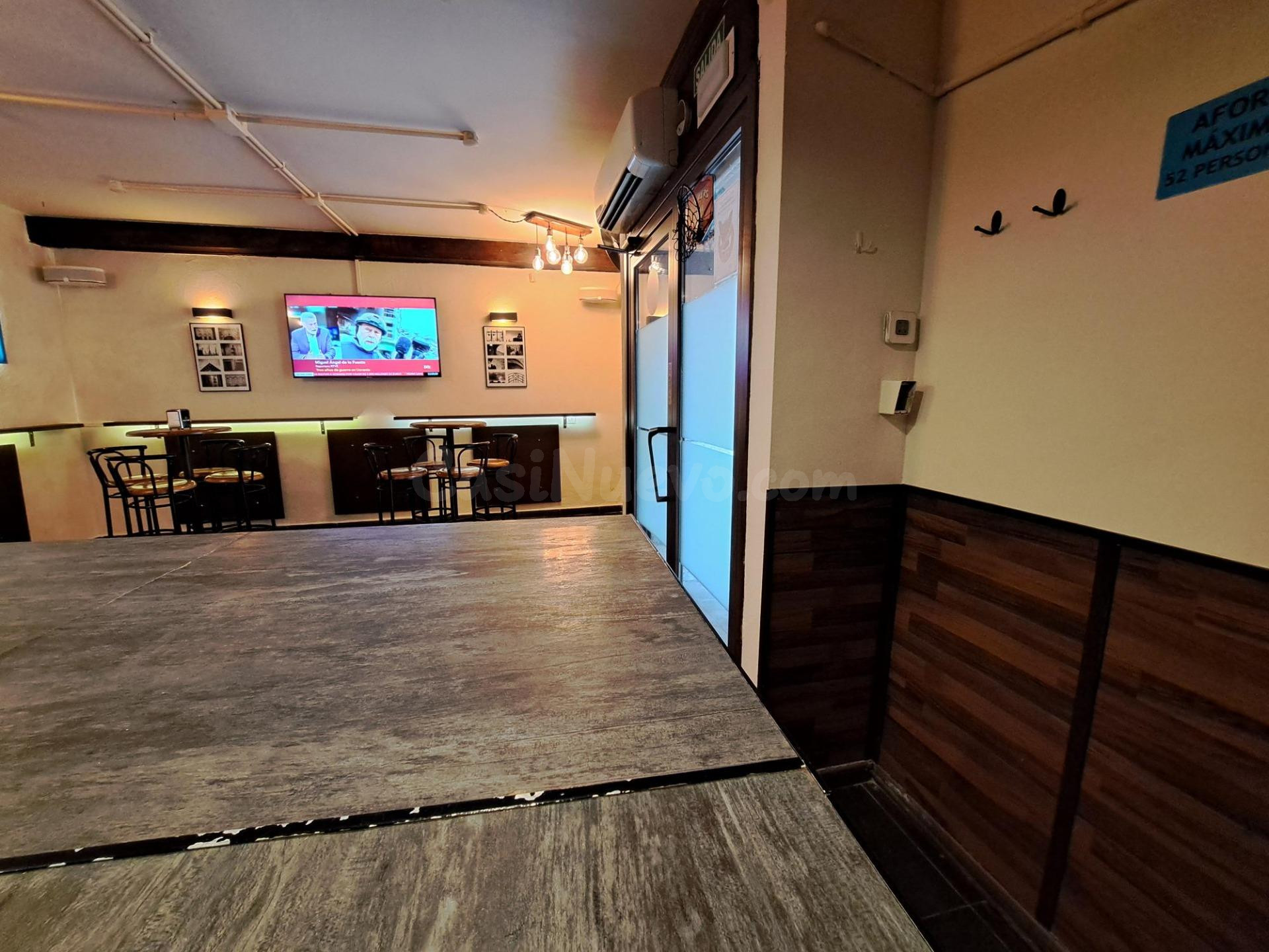 Local en Casco Historico con 144 m2 en una planta con licencia activa.