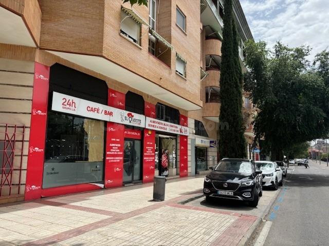 LOCAL REFORMADO EN AVDA. EUROPA