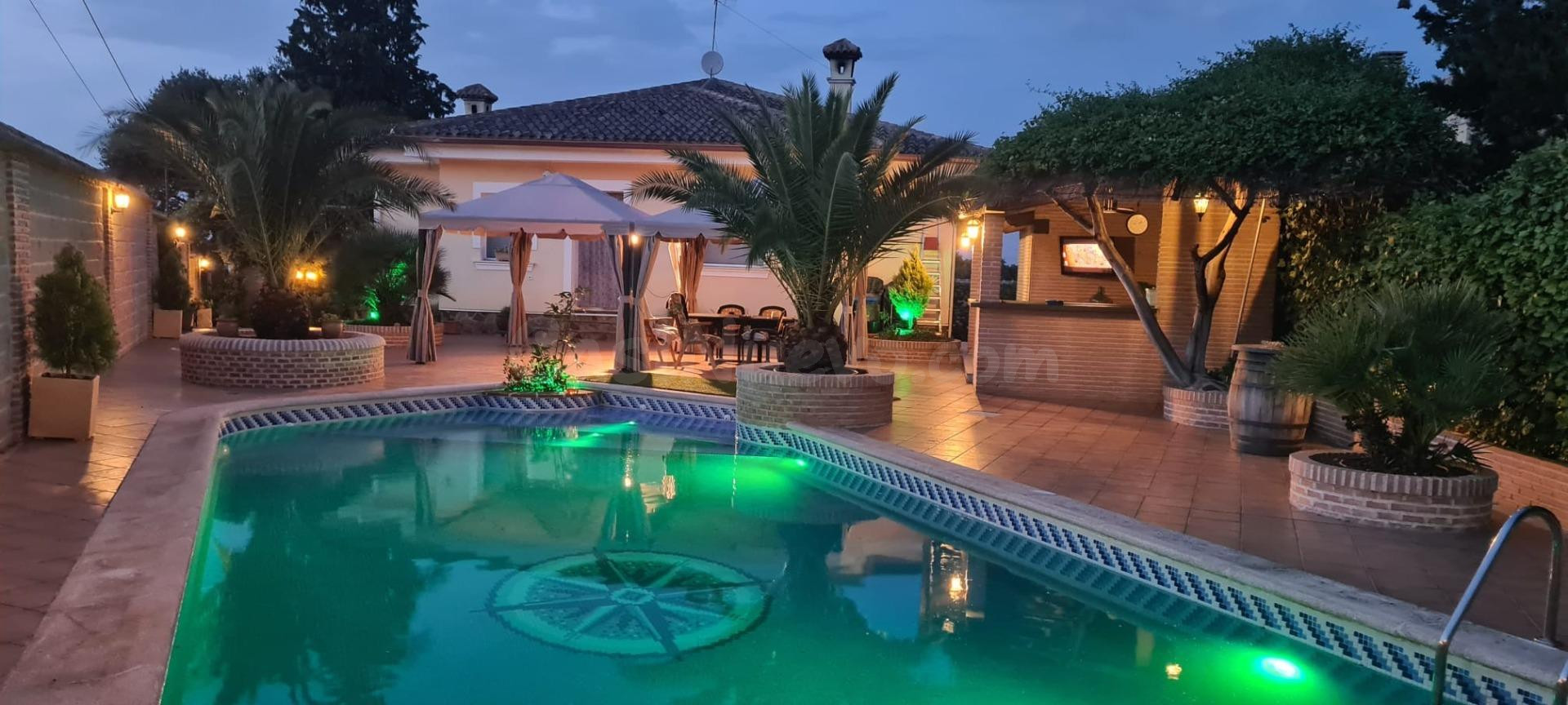 Chalet 5 habitaciones 260m² en venta - Urb Las Nieves