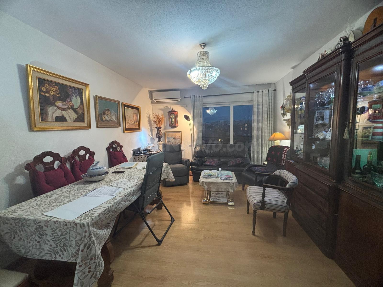 Buenavista.Piso con 102 m2 con 5 dormitorios, 1 baño complet