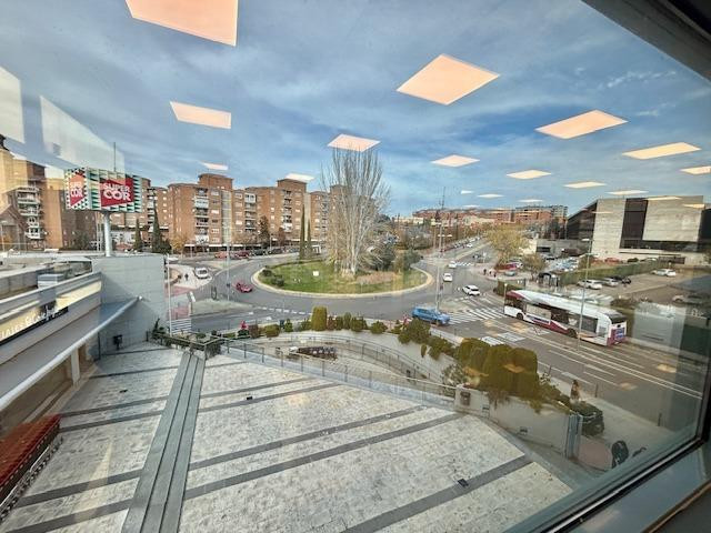 Oficina 1 habitación 208m² en alquiler - Avda Europa - San Antón