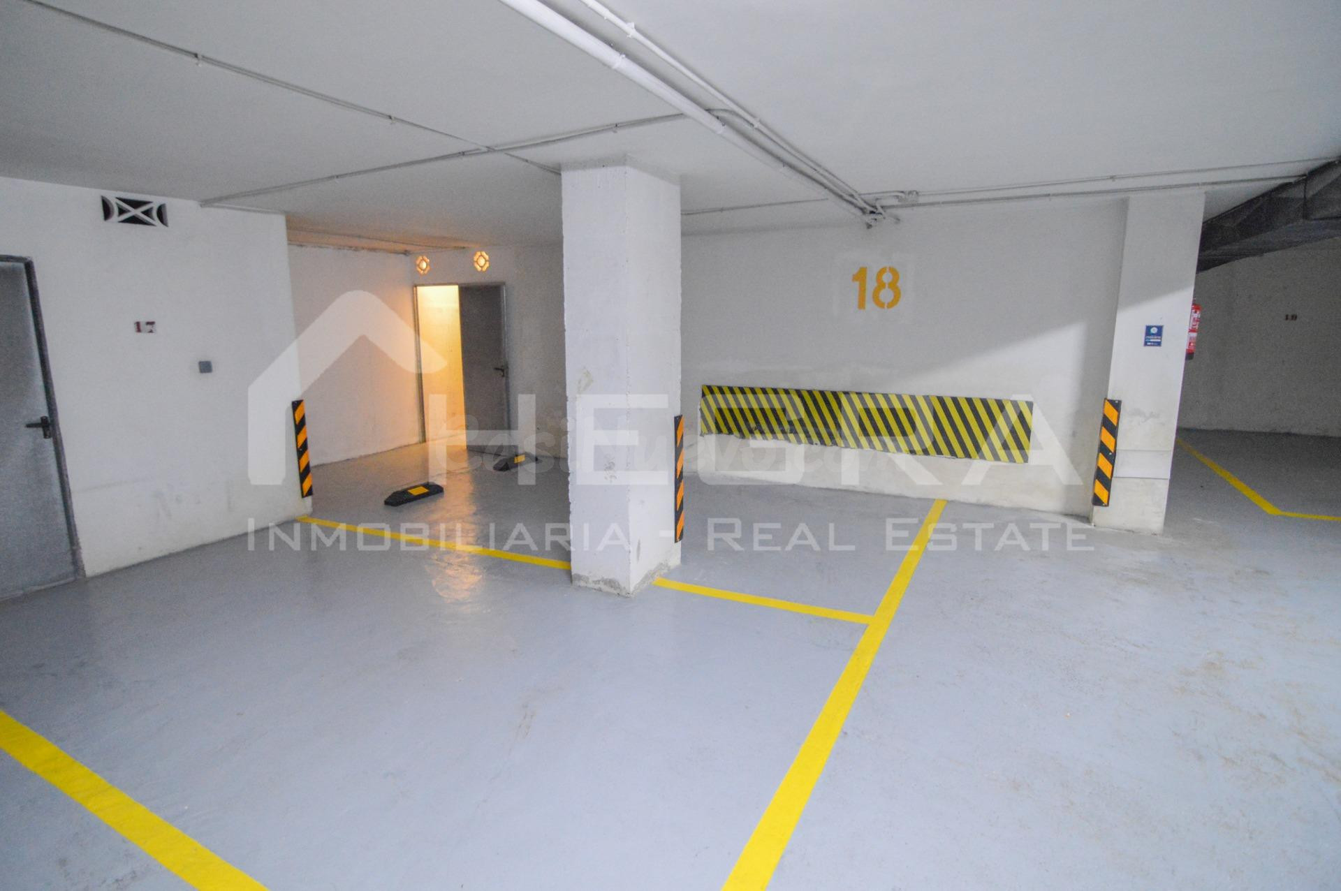 Plaza de Garaje y Trastero en Venta – Calle Ulpiano 67, Torrevieja. A 100m del paseo marítimo