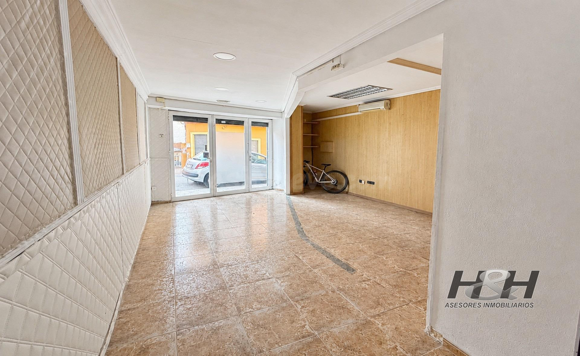 Local comercial 118m² en venta - Burjassot