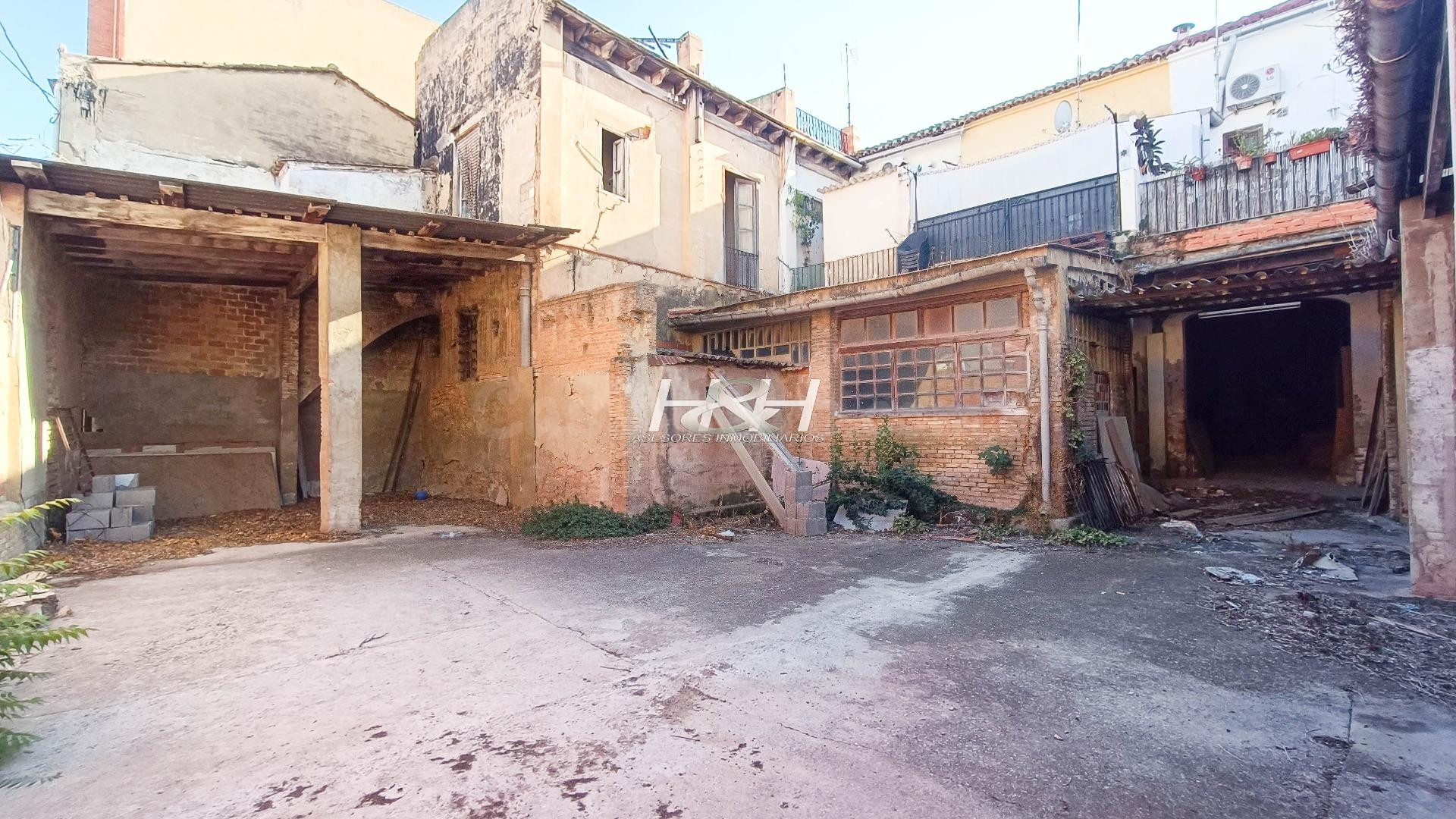 Local comercial 688m² en venta - Burjassot