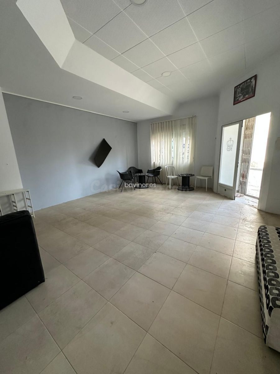 Bajo comercial en esquina en venta — 60 m2 - foto 4
