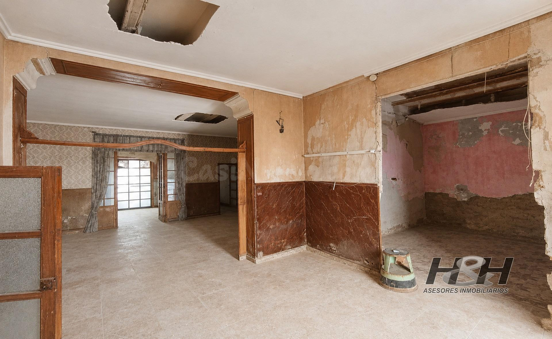 Casa 6 habitaciones 235m² en venta - Burjassot