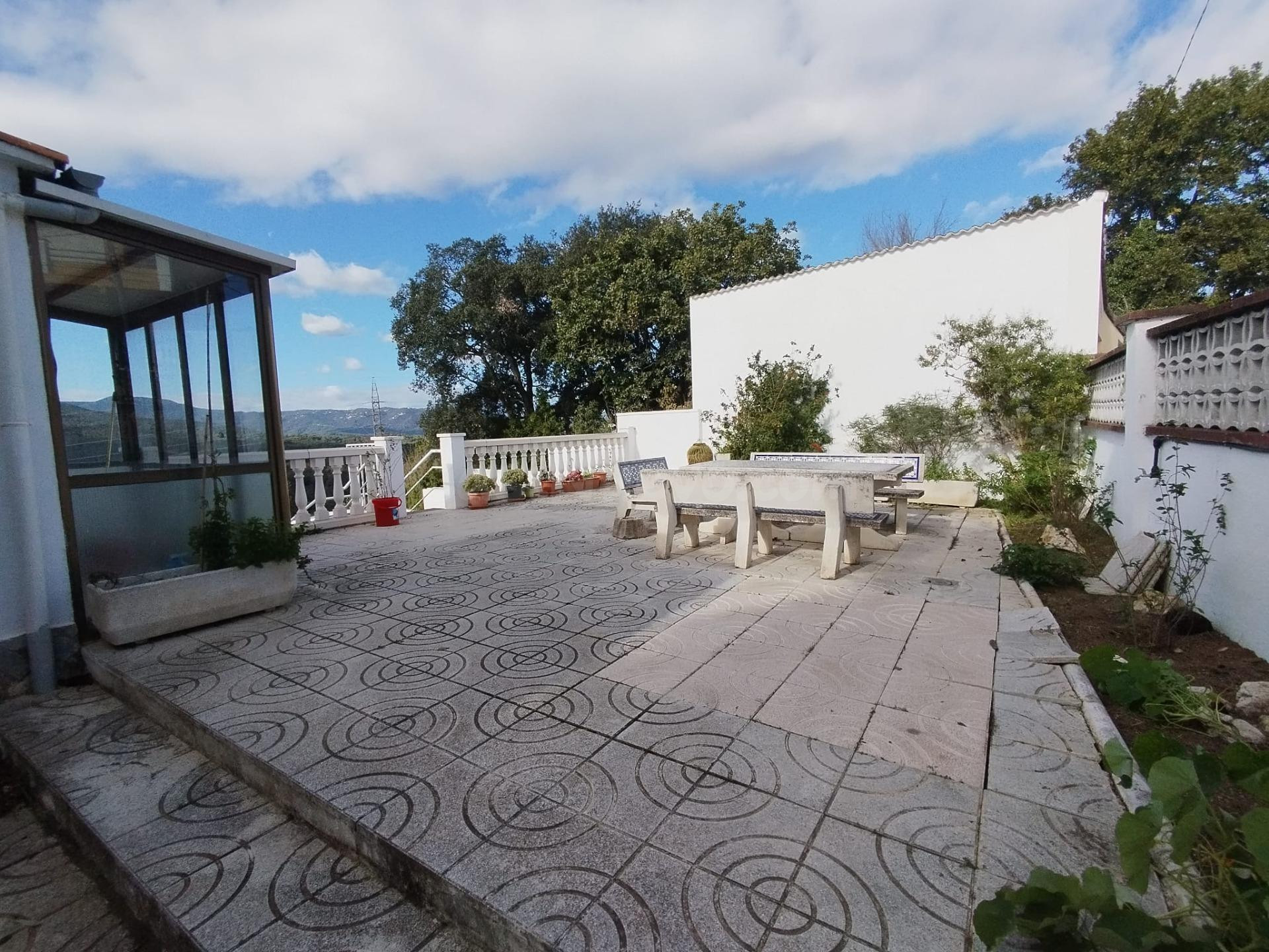 GRAN CASA A CUATRO VIENTOS A LA ENTRADA DE MAS CARBO