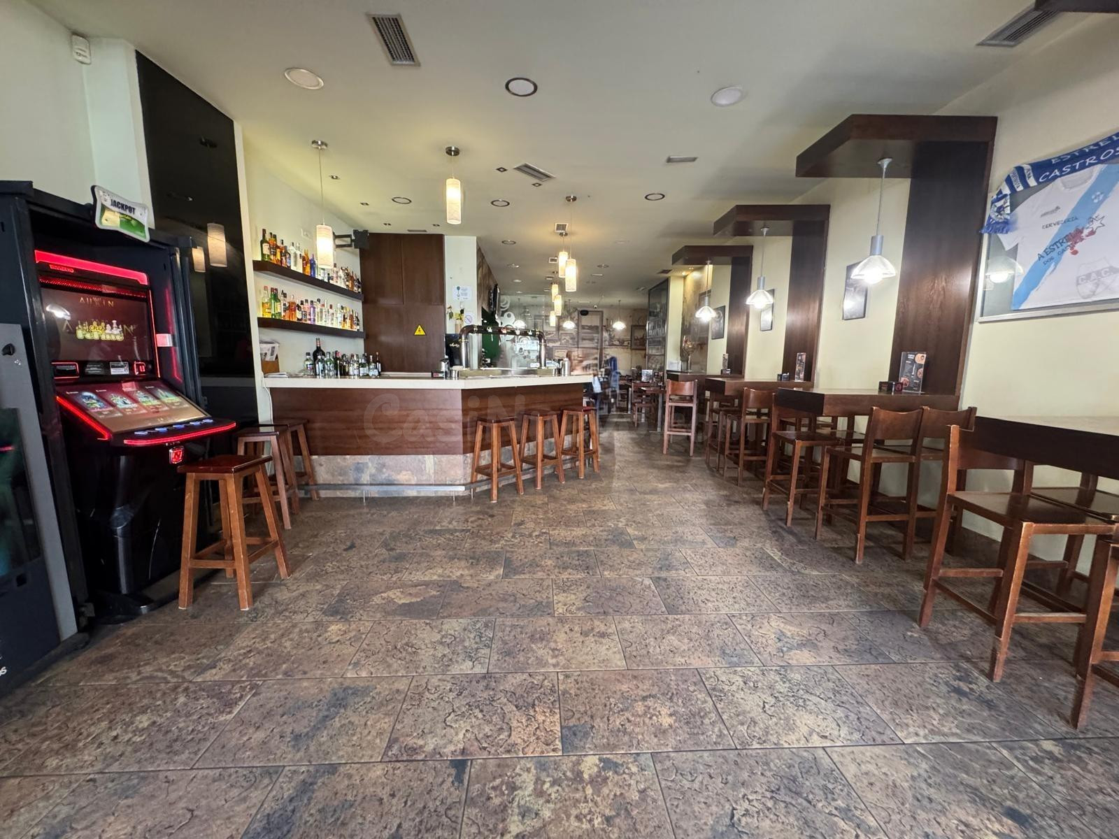LOCAL COMERCIAL EN FUNCIONAMIENTO EN LOS CASTROS