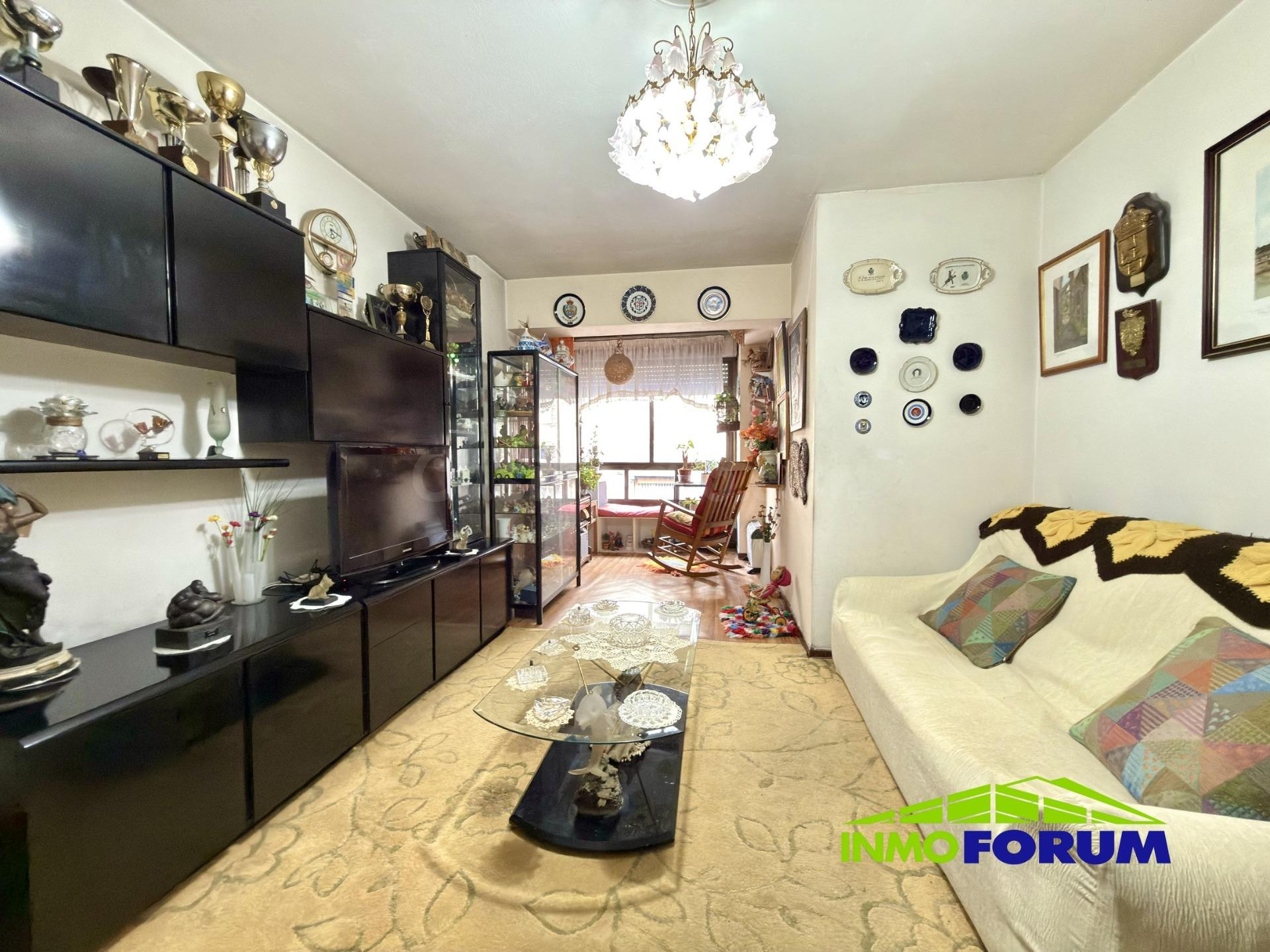 Terraza de 50 m2, CUATRO dormitorios, 2 baños, en plena Ronda de Outeiro