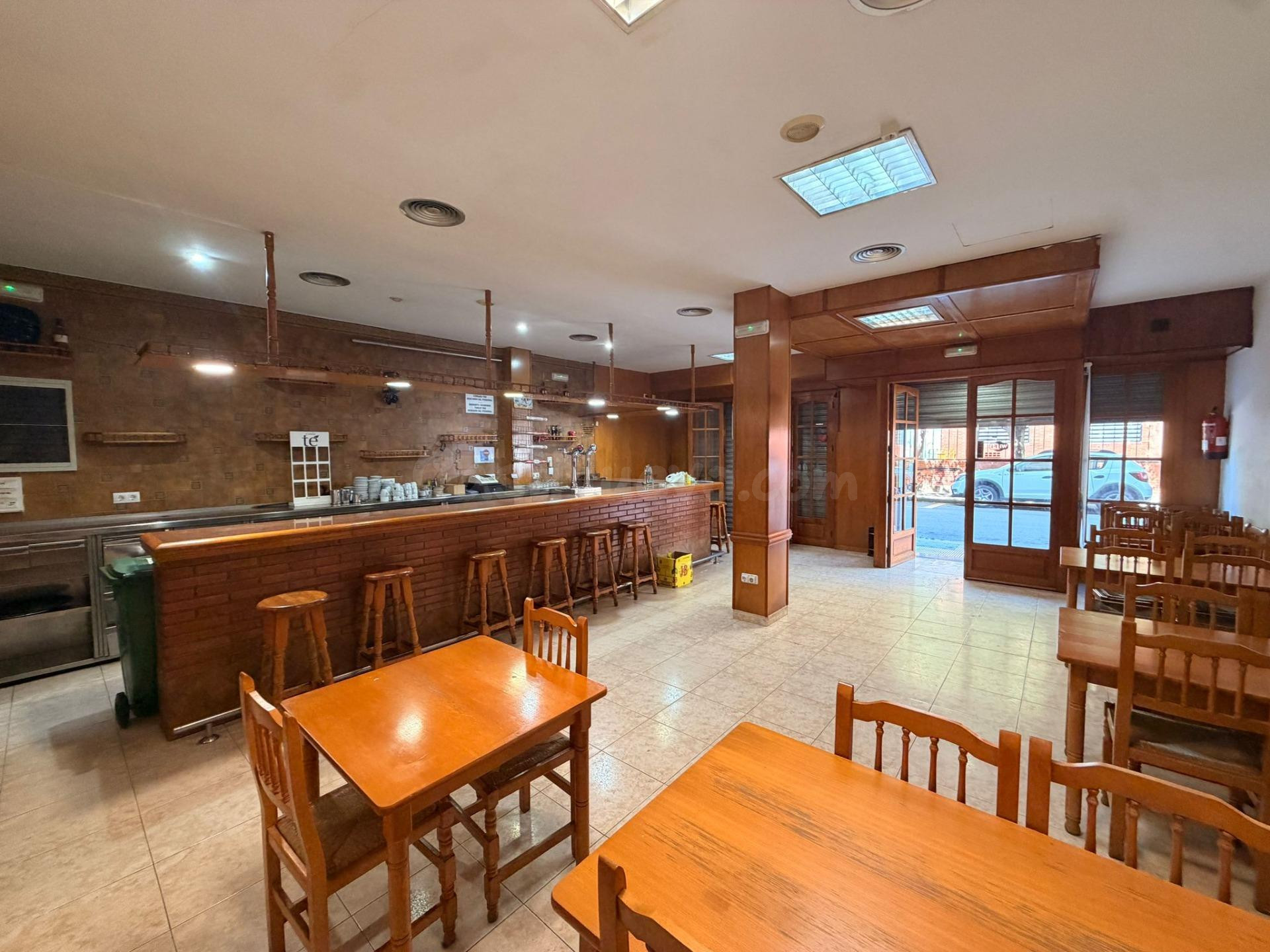 ️ BAR-CAFETERÍA-RESTAURANTE EN ALQUILER – MALGRAT DE MAR