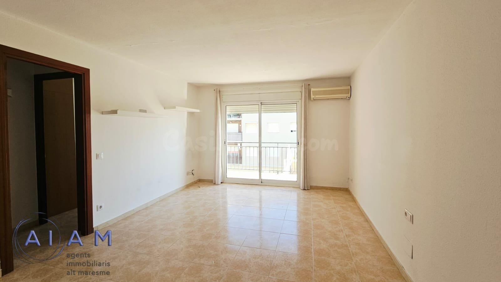 ACOGEDOR PISO EN PINEDA DE MAR